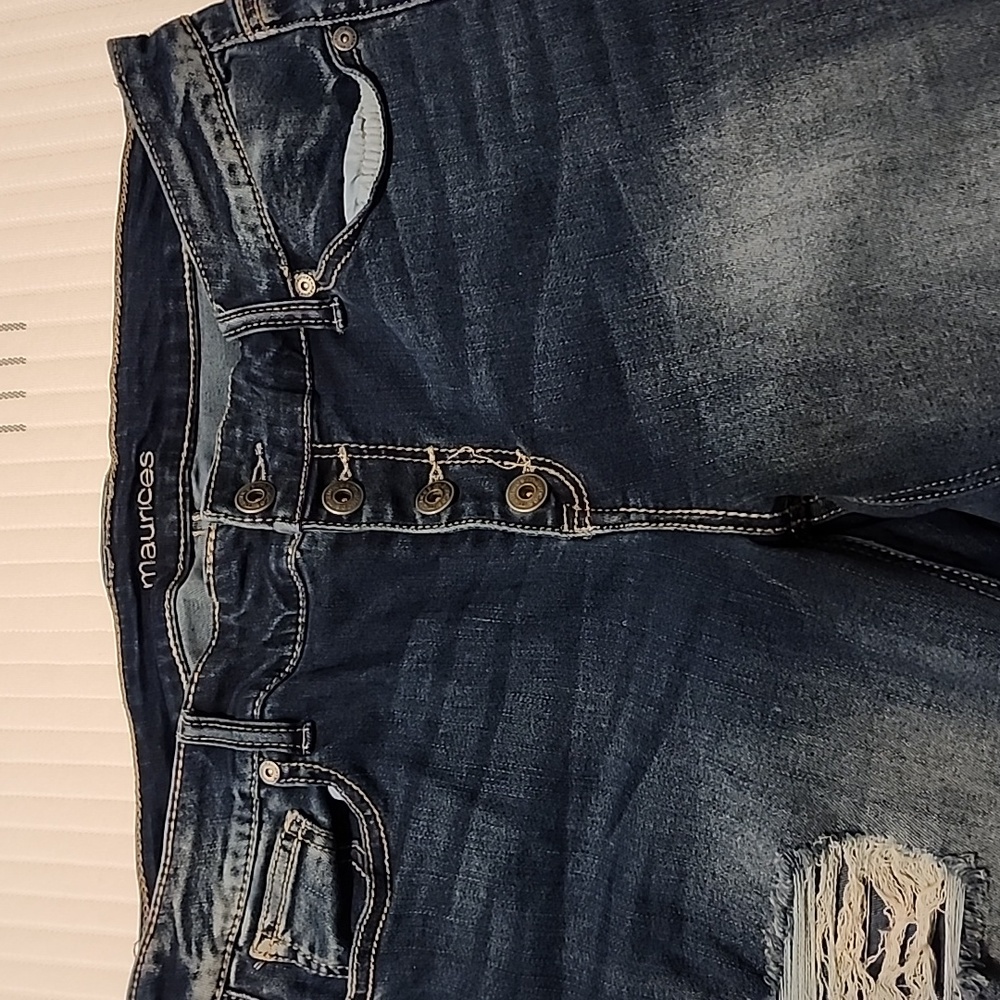 Maurices capris